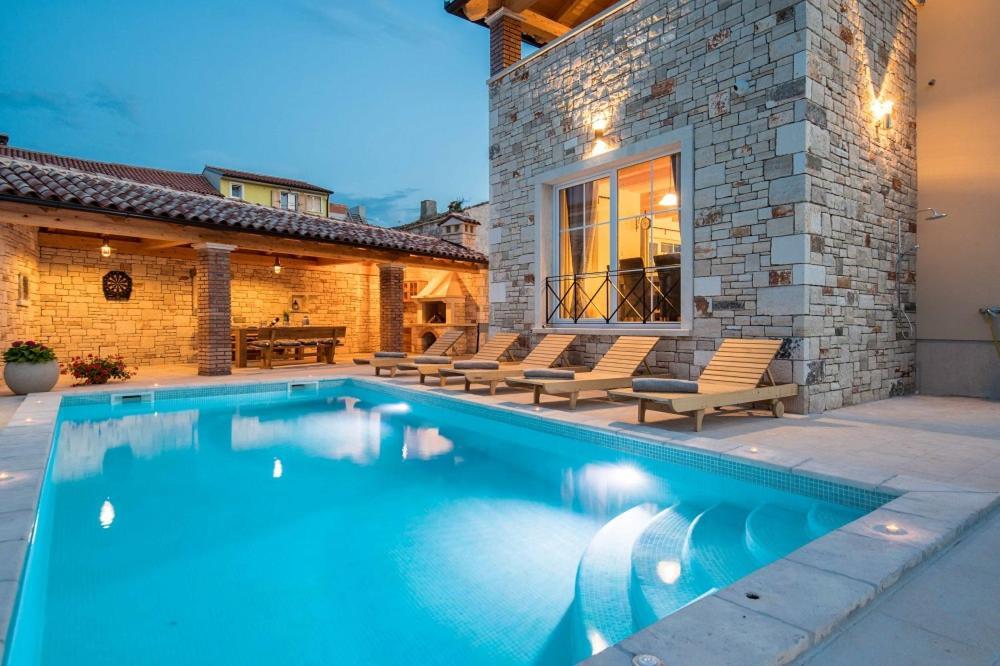 Moderne Istrische Steinvilla - 4 Sterne Mit Privatem, Beheizbaren Pool & Meerblick Kavran Екстериор снимка