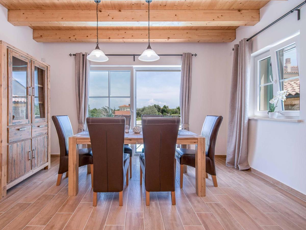 Moderne Istrische Steinvilla - 4 Sterne Mit Privatem, Beheizbaren Pool & Meerblick Kavran Екстериор снимка