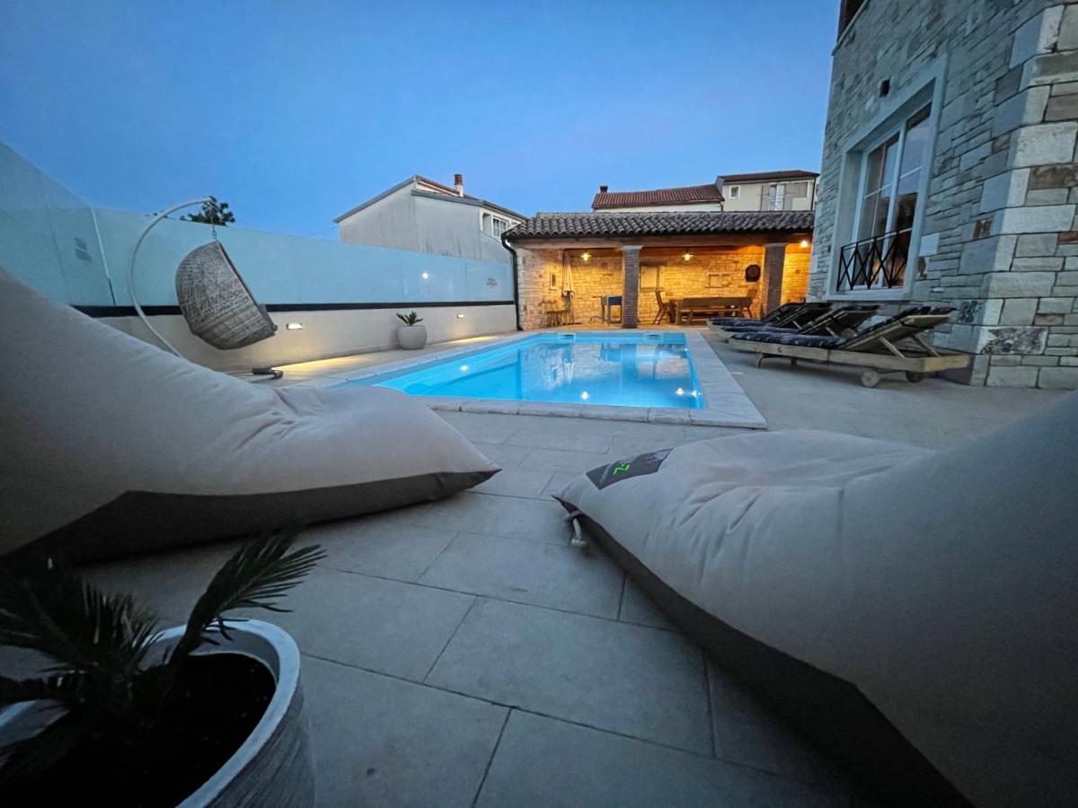 Moderne Istrische Steinvilla - 4 Sterne Mit Privatem, Beheizbaren Pool & Meerblick Kavran Екстериор снимка