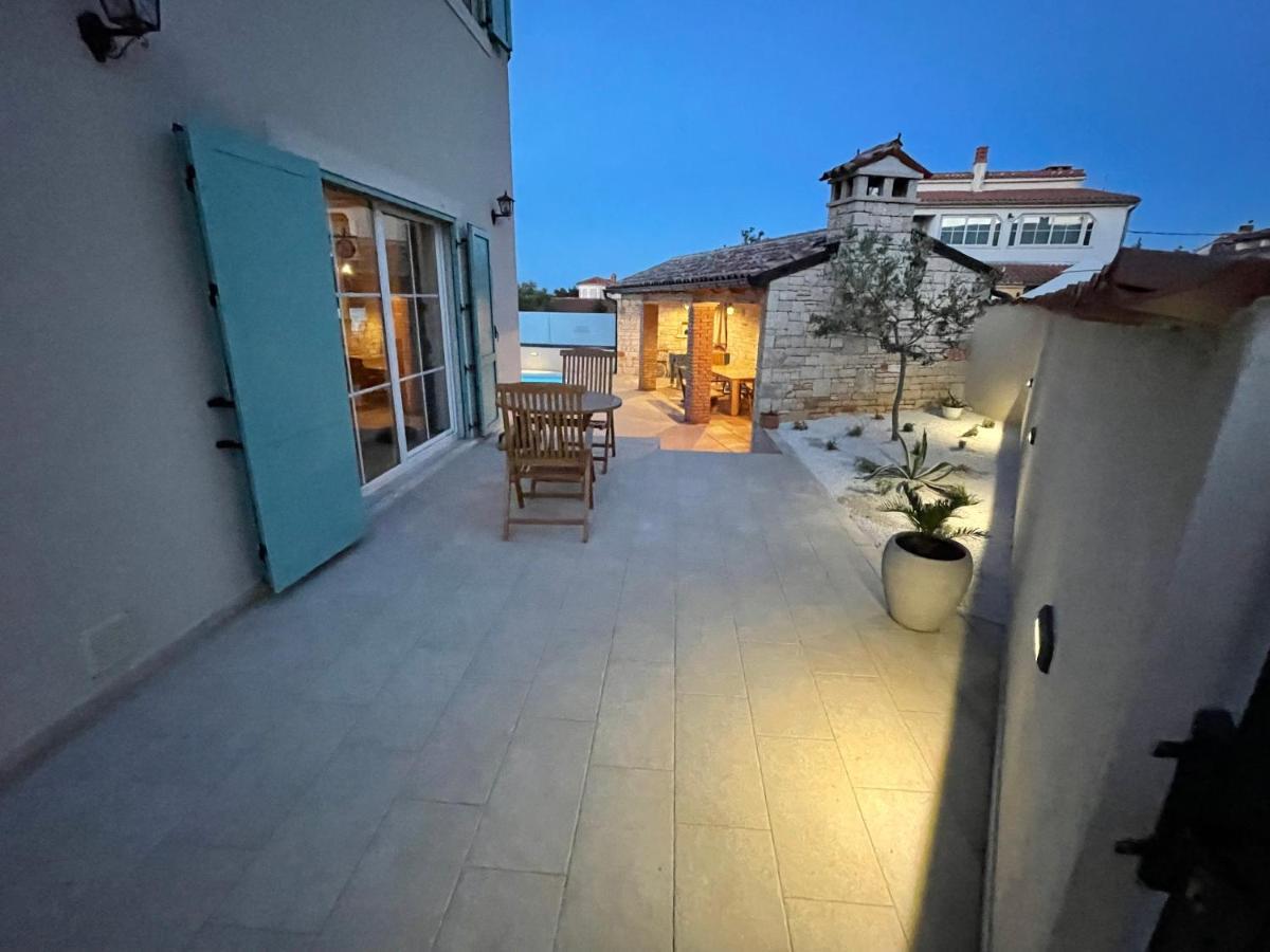 Moderne Istrische Steinvilla - 4 Sterne Mit Privatem, Beheizbaren Pool & Meerblick Kavran Екстериор снимка